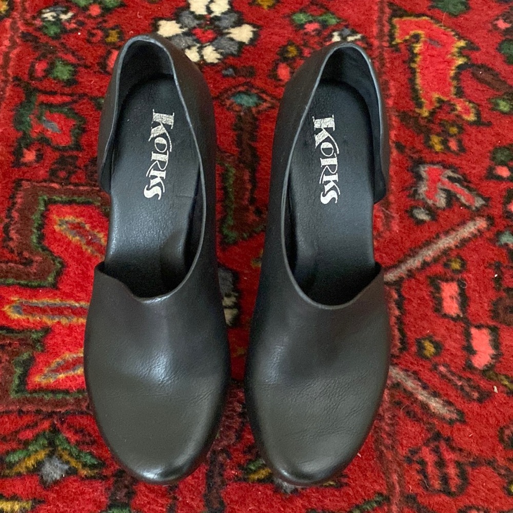 NWT Kork black leather clog heels 7